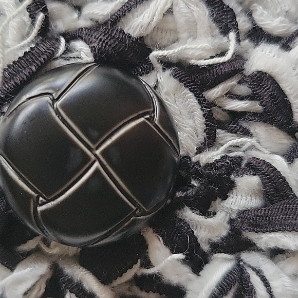 360 Sweater - Picture 4 of 6